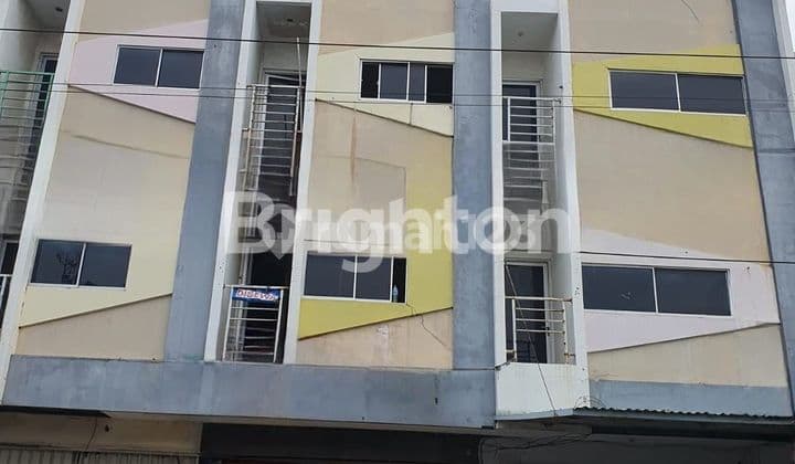 RUKO 5 LANTAI SIAP HUNI PINGGIR JALAN UTAMA LOKASI BANDENGAN UTARA RAYA PENJARINGAN JAKARTA UTARA