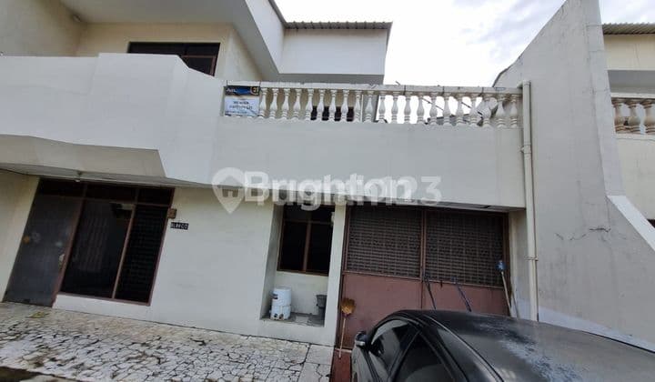 JELAMBAR RUMAH LAMA YANG SANGAT NYAMAN DAN TENANG LOKASI PREMIUM JARANG ADA