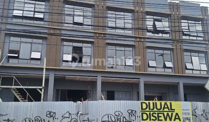 Dijual dan Disewakan Ruko Baru 3 Lantai Area Strategis di Tengah Kota Majalengka