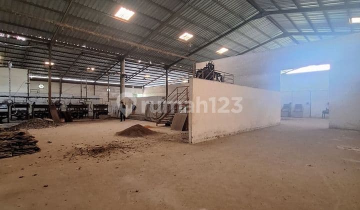 For Rent Warehouse with Office and Mess Facilities in Cipendey, Subang