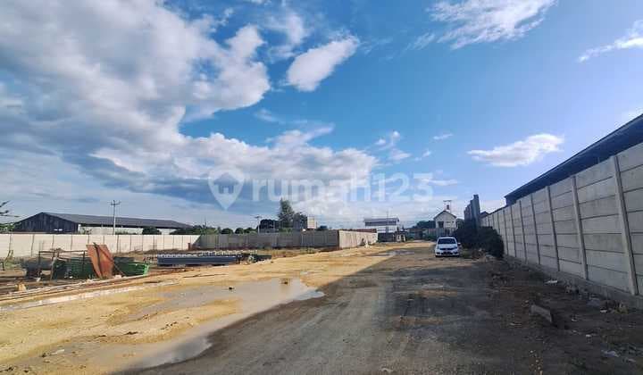 For Rent New Factory Consisting of 4 Warehouses in Kramat Area, Tegal.