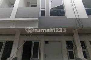Modern 2-Story House Near Sawah Besar Railway Station, Central Jakarta