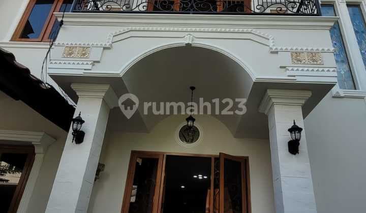 Rumah Hoek Mewah American Classic Modern Di Taman Pegangsaan Indah Kelapa Gading Jakarta