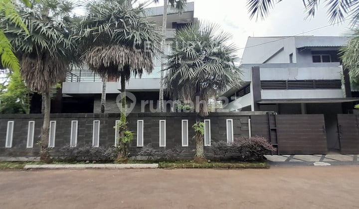 Rumah Mewah Furnished Ada Lift, Kolam Renang Di Cijujung Sentul Bogor