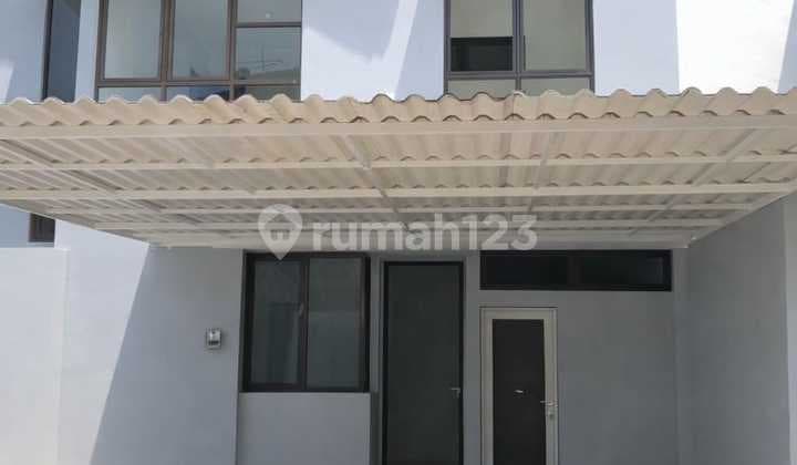 Sewa Rumah 2 Lantai Full Renov Serenade Lake Gading Serpong - 85 Juta/Tahun