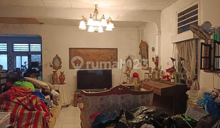 Affordable freehold house in Kebayoran Lama near Gandaria City Mall