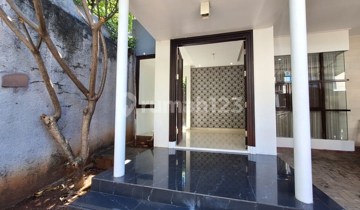 Rumah 2 Lantai Sudah Renovasi SHM di Duren Tiga, Jakarta Selatan