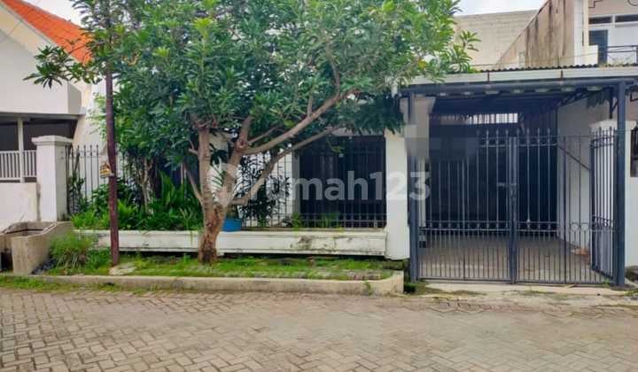 For Sale House in Manyar Tirtoyoso Utara Near Galaxy Mall