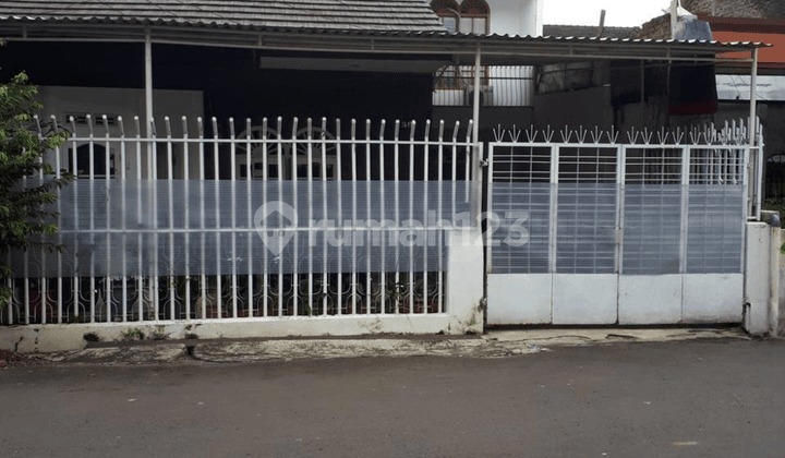 For rent: ready-to-occupy house, spacious area, strategic and comfortable location, affordable price