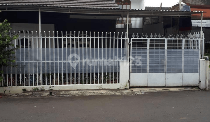 For rent: ready-to-occupy house, spacious area, strategic and comfortable location, affordable price