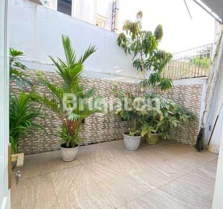 RUMAH 2 LANTAI SIAP HUNI AREA CANDI GOLF JANGLI SEMARANG