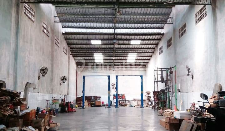 Ruang Usaha Siap Pakai Area Kota Lama Semarang