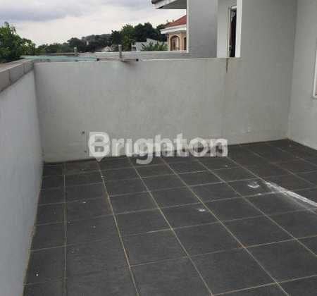 2.5-Story Twin Ruko Ready for Use in Beringin Area, Ngaliyan, Semarang.