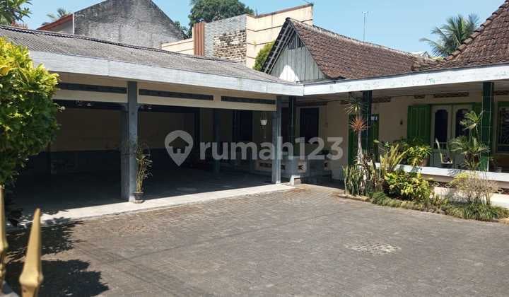 RUMAH BANGUNAN LAMA ARE PULUTAN SIDOREJO SALATIGA