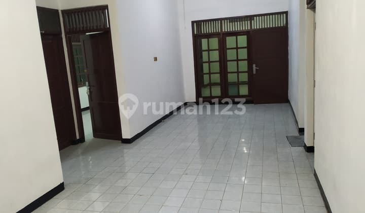 Ready-to-Occupy House in Sriwibowo Kembang Arum Area, Semarang