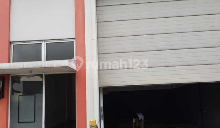 Dijual Cepat Gudang Hoek di Green Sedayu Bizpark Cakung, Jakarta Timur