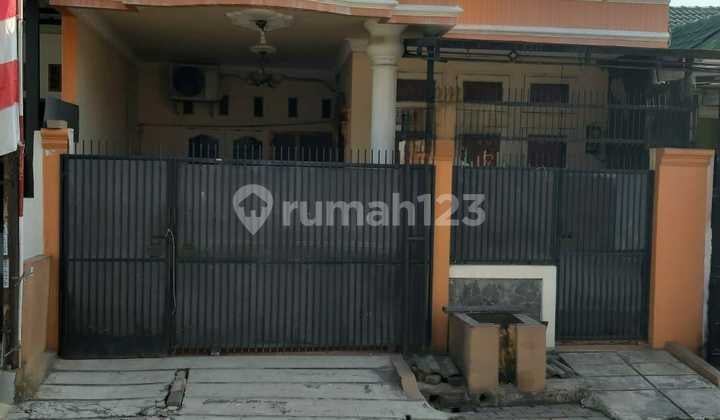 For Sale: House in Taman Harapan Baru, Kota Harapan Indah, West Bekasi, Bekasi City (Needs Renovation)