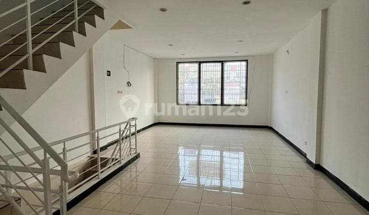 Dijual Ruko 3 Lantai di Bulevar Hijau, Kota Harapan Indah, Pejuang, Medan Satria, Kota Bekasi. Lokasi Ramai Dan Strategis.