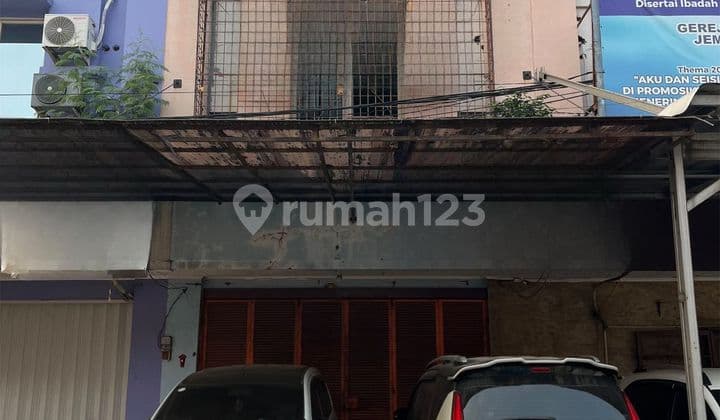 Butuh Jual Cepat Ruko 2 Lantai di Dekat Pasar Kota Harapan Indah, Medan Satria, Kota Beka