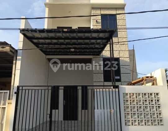 Dijual Rumah Baru 2 Lantai Minimalis Modern di Kota Harapan Indah, Medan Satria, Kota Bekasi