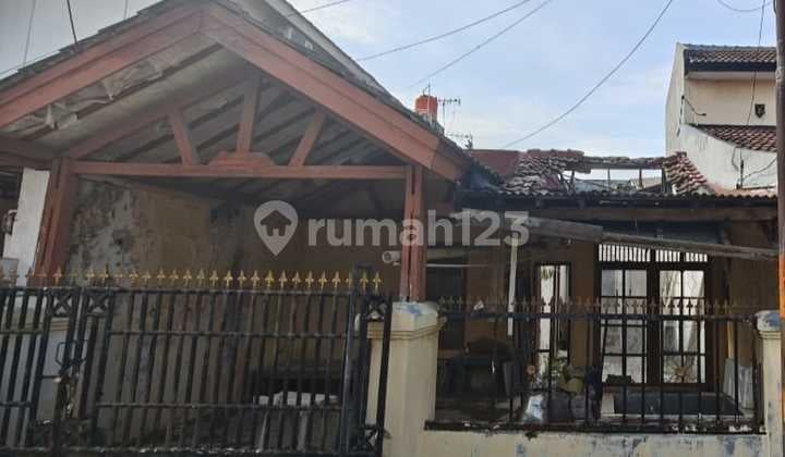 Dijual Rumah Bahan Butuh Renovasi di Kota Harapan Indah, Medan Satria, Kota Bekasi