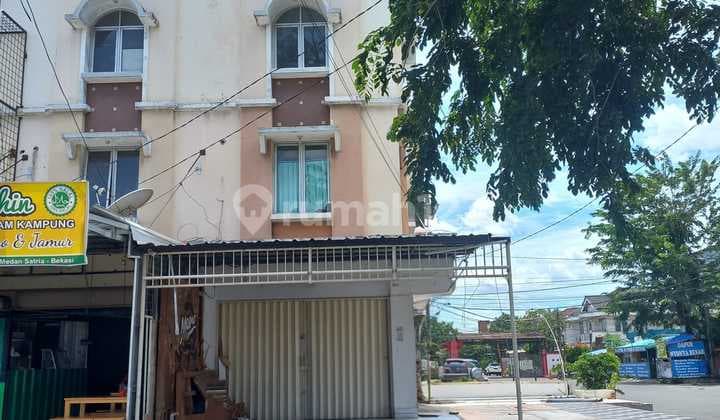 Turun Harga Dijual Cepat Ruko 3½ Lantai di Kota Harapan Indah, Medan Satria, Kota Bekasi
