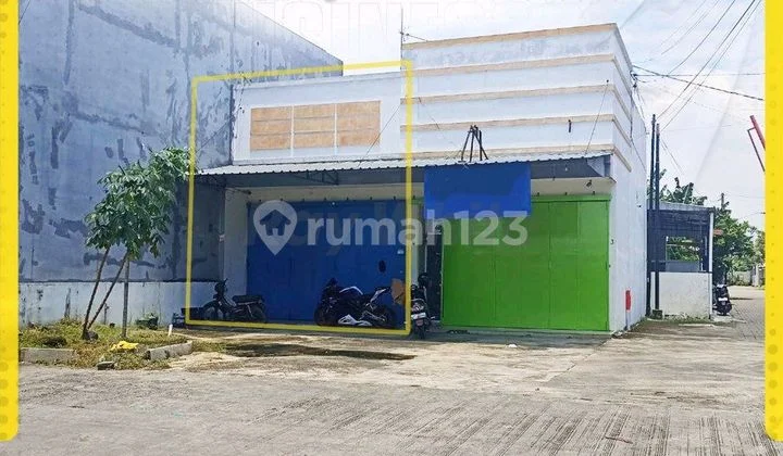 For Rent Shop House Gedangan Solobaru Near Campus Mall and Health Facilities For Rent Shop House Gedangan Solobaru Near Campus Mall and Health Facilities