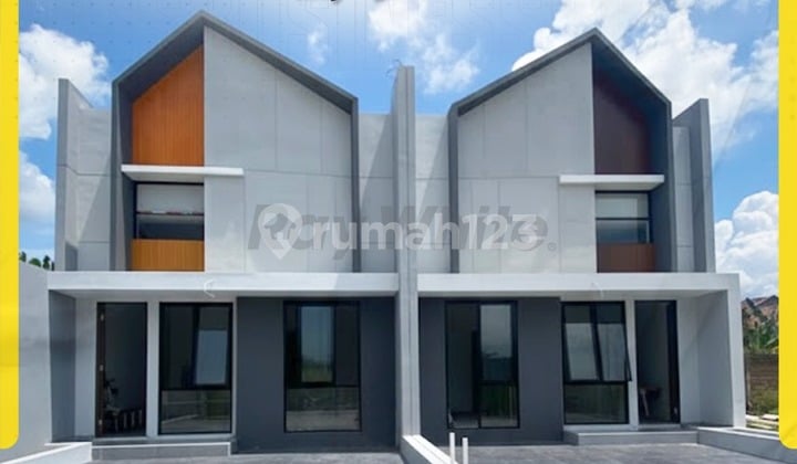 Rumah 2 Lantai Desain Modern di Cluster One Gate System, Mayang, Gatak