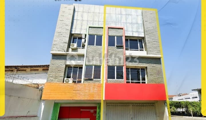 Ruko 3 Lantai Disewakan di Jl. Ronggowarsito Banjarsari