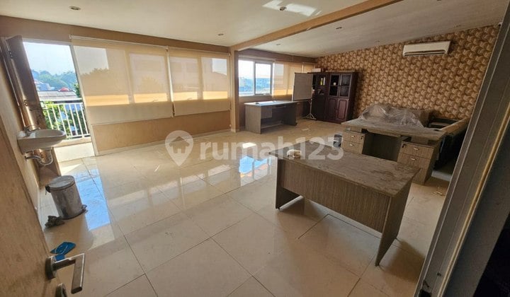 Disewakan Ruko Gandeng Jarang Ada! 4 Lantai + Lift, di Jalan Raya Srengseng, Kembangan, Jakarta Barat