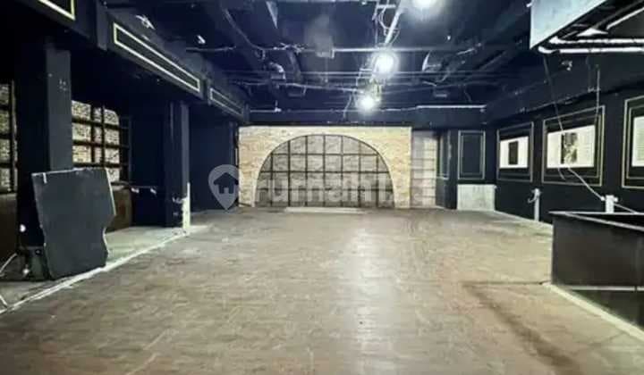 Jual Gedung Ex Cafe 3 Lantai Sangat Strategis depan Jalan Kemang Raya, Jakarta Selatan