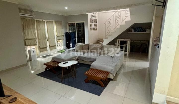 Quick Sale Beautiful 2-Storey Corner House, SHM, in Taman Kedoya Baru Complex, West Jakarta