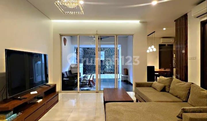 For Sale Rumah Cantik dan Asri 2 Lantai, SHM, di Komplek Serenia Hills, Lebak Bulus, Jakarta Selatan