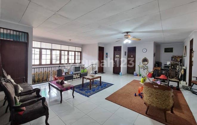 Jual Cepat Rumah 2 Lantai, SHM, Sangat Strategis di Komplek Pejaten Barat, Jakarta Selatan