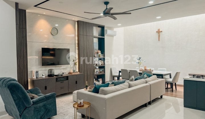 Jual Rumah Cantik dan Strategis, 2 Lantai, HGB, di Jalan Kartini, Jakarta Pusat