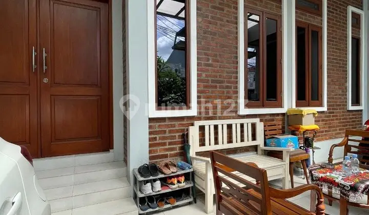 Jual Rumah Strategis, 2 Lantai, di Area Meruya Ilir, Meruya, Jakarta Barat