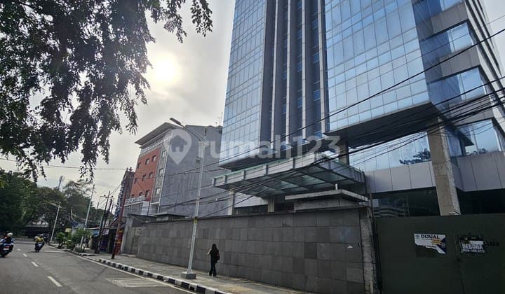 Jual Cepat Gedung Strategis 9 Lantai di Area Grogol, Grogol Petamburan, Jakarta Barat