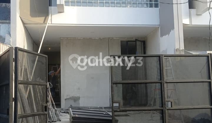 Rumah Modern Minimalis Baru di Sutorejo Tengah