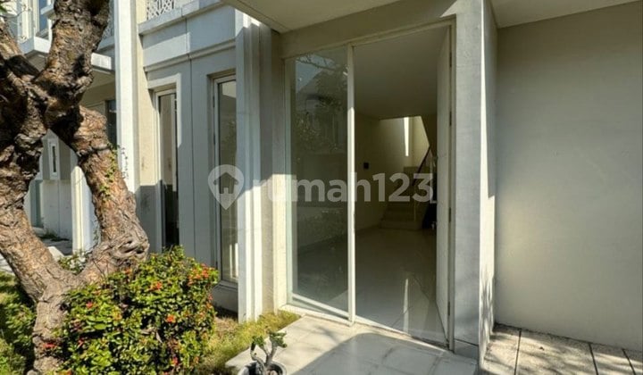 Disewakan Rumah Modern Minimalis Grand Pakuwon