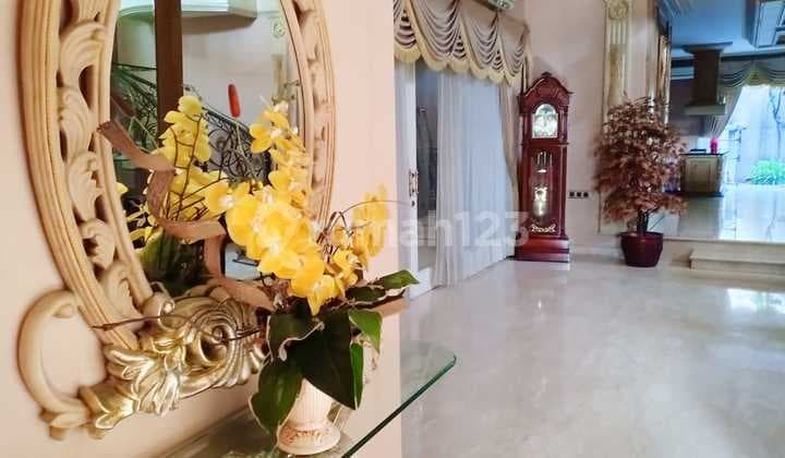 For Sale Modern Classic Araya House Comfortable And Move-In Ready