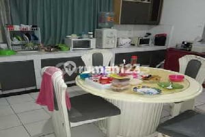 Dijual: Rmh + Kosan 8 Kmr di Area Pasirkaliki. Bandung