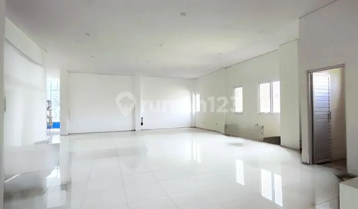 For Rent: 3-Story Shop House on BKR Street
