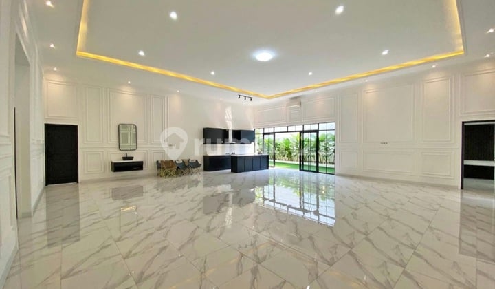 Rumah bisa untuk Kantor Kondisi Baru di Cilandak