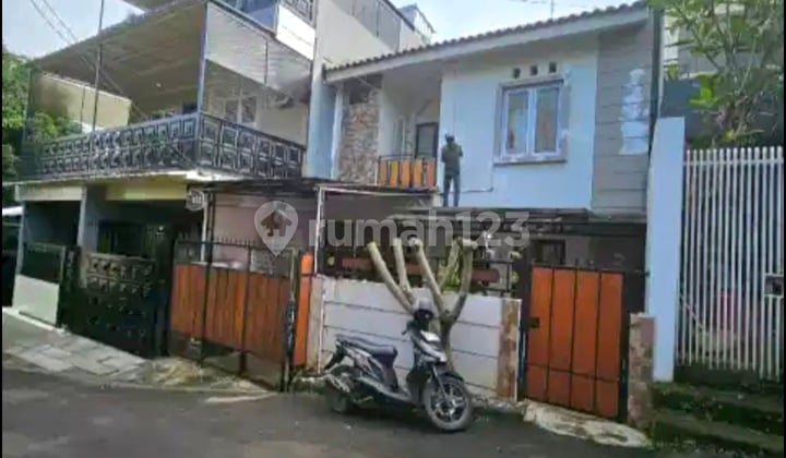 Rent House in Cirendeu Near Villa Cinere Mas