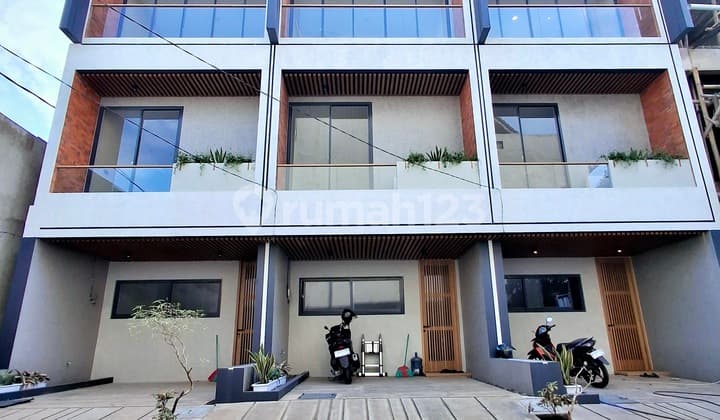 Dijual 3 Rumah Gandeng Baru di Jalan Bangka