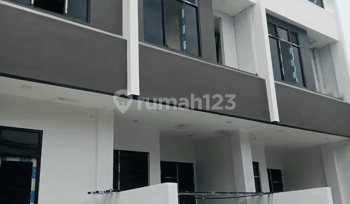 Di Jual Rumah / Ruko.di Jalan Kran V Kemayoran Jakarta.pusat