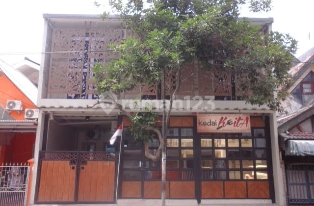 Dijual Rumah Kost 18 Kamar Tidur Lokasi Strategis Dekat Kampus STAN di Bintaro Jaya Sektor 5