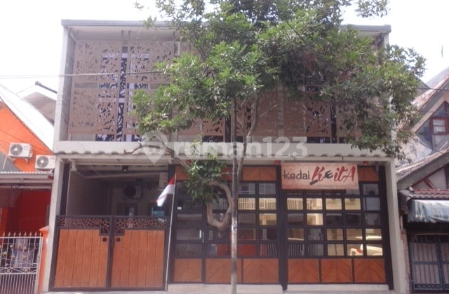 Dijual Rumah Kost 18 Kamar Tidur Lokasi Strategis Dekat Kampus STAN di Bintaro Jaya Sektor 5