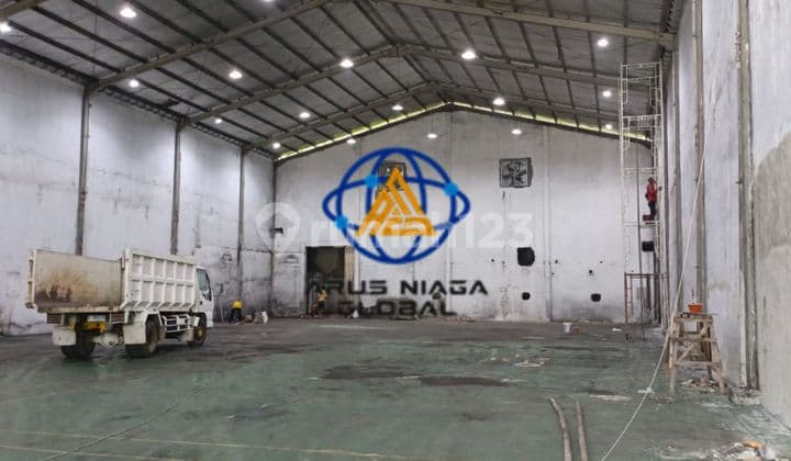 Disewakan Gudang dengan Loading Dock di Kawasan Delta Silicon 2