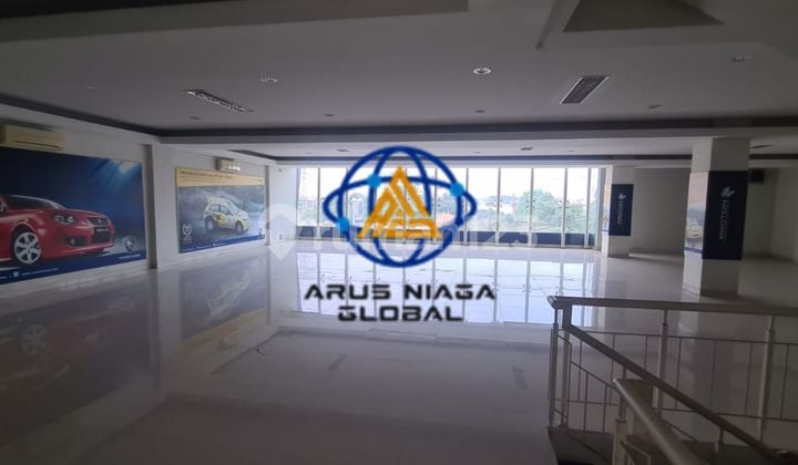 Disewakan Gedung Ex Showroom Mobil Di Depok